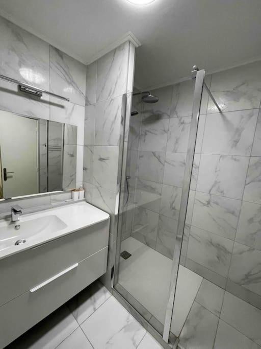3 Pieces Apartment A Juan-Les-Pins Antibes Exterior photo